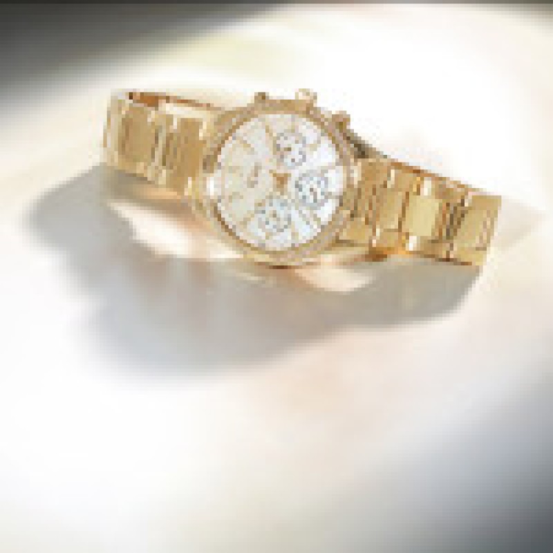 JCou Stainless steel, gold plated watch with ivory clock face, case diameter 37mm, 10 ATM waterproof, stainless steel, gold plated bracelet and screw-down crown. Woman