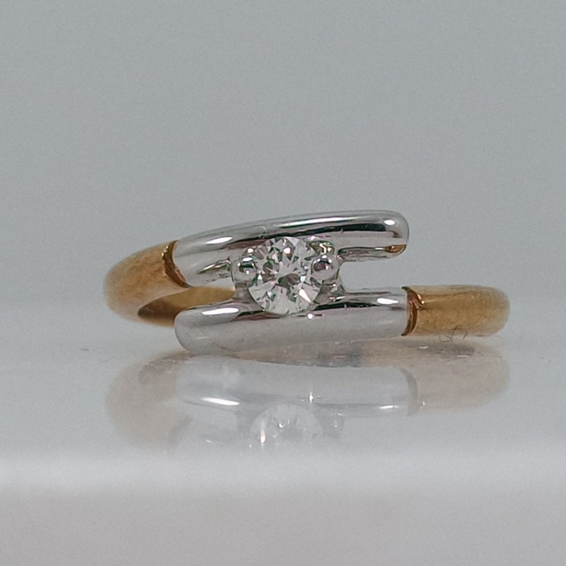 Bicolor Single Stone Ring in 18 carats Solitaire Rings